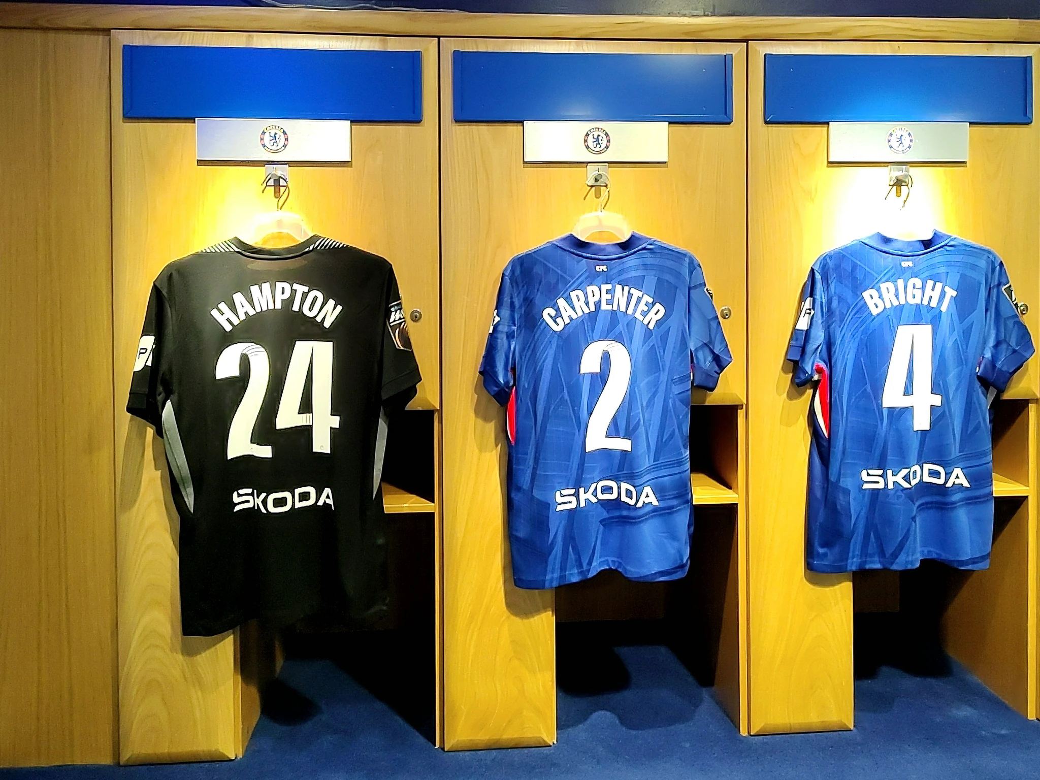koszulki-zawodniczek-chelsea-fc-szatnia