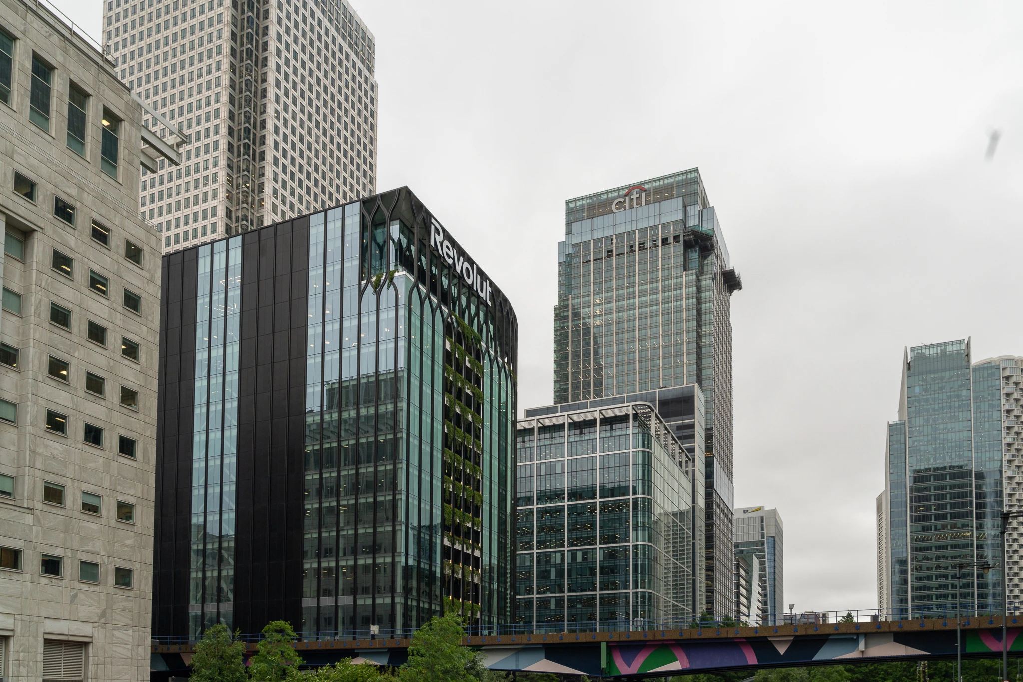 revolut-canary-wharf-londyn