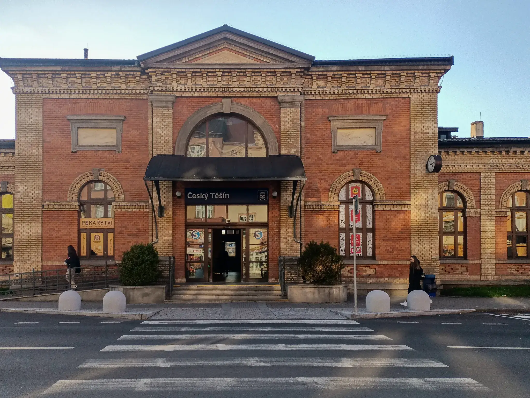 Dworzec kolejowy w Czeskim Cieszynie Dworzec kolejowy w Czeskim Cieszynie