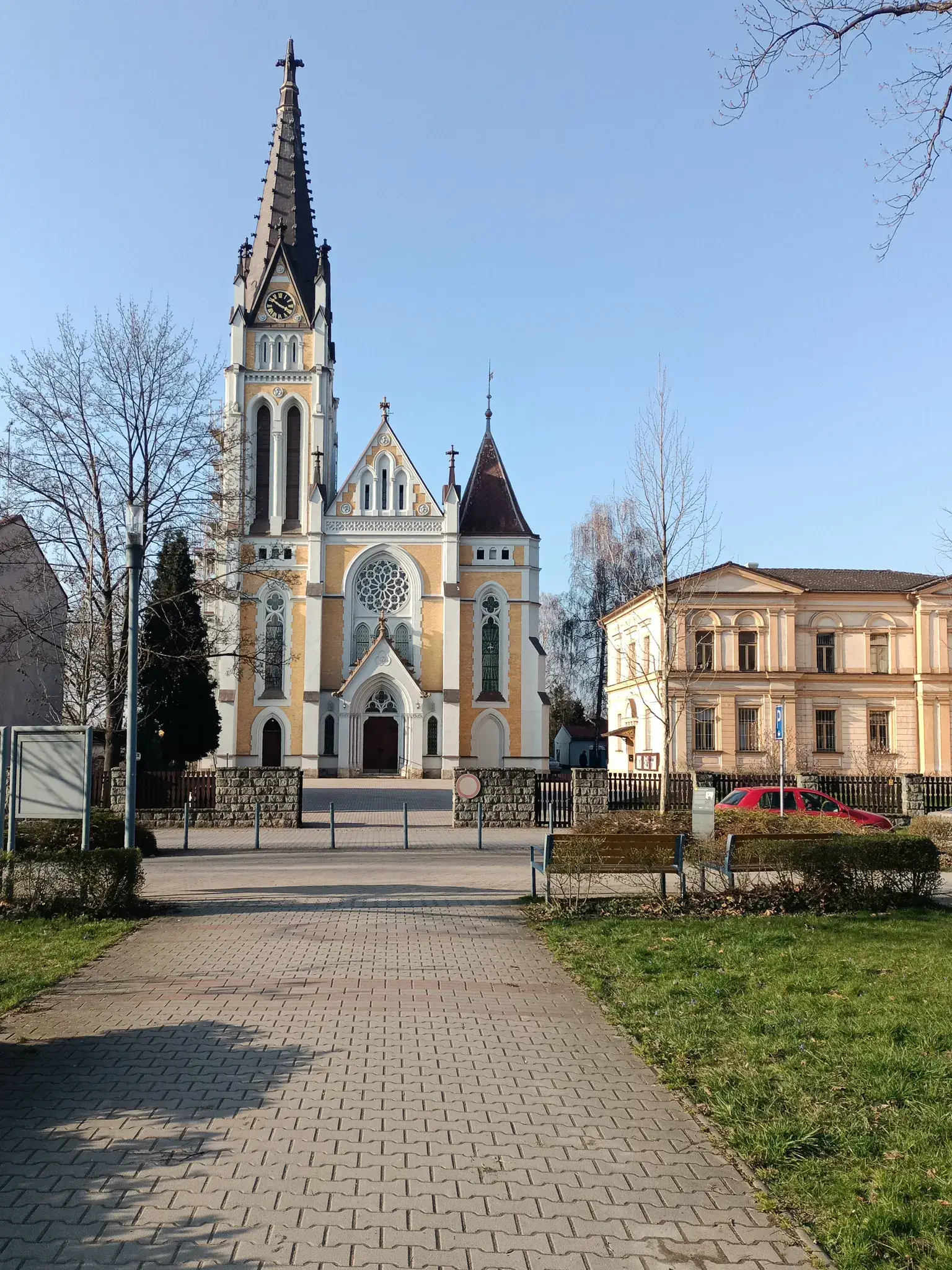 Kościół Najświętszego Serca Pana Jezusa w Czeskim Cieszynie Kościół Najświętszego Serca Pana Jezusa - Czeski Cieszyn