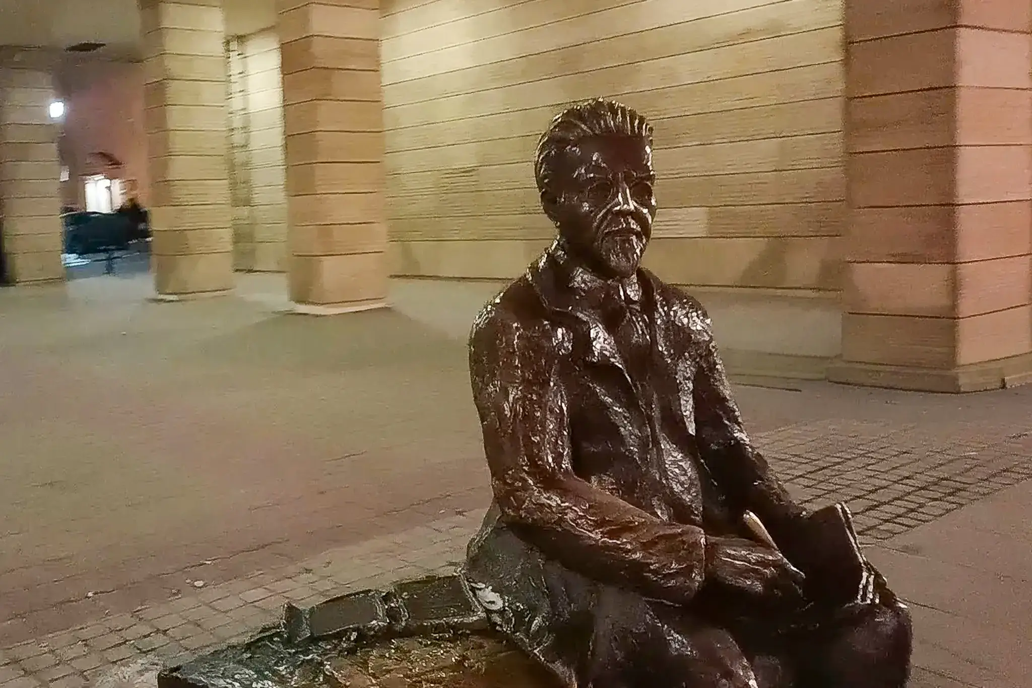 Pomnik Reymonta na Piotrkowskiej