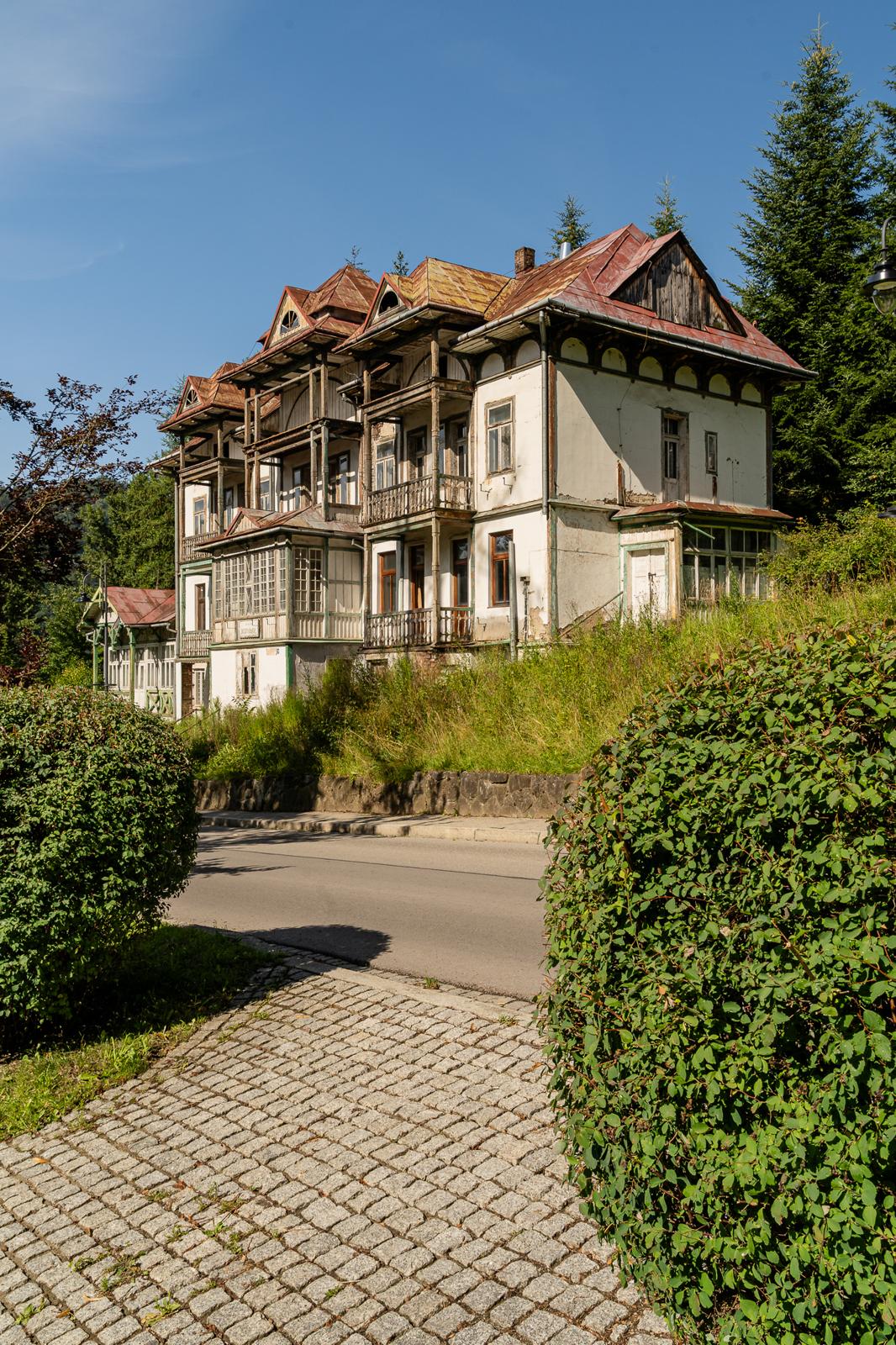 opuszczona-willa-ulica-szczawnica