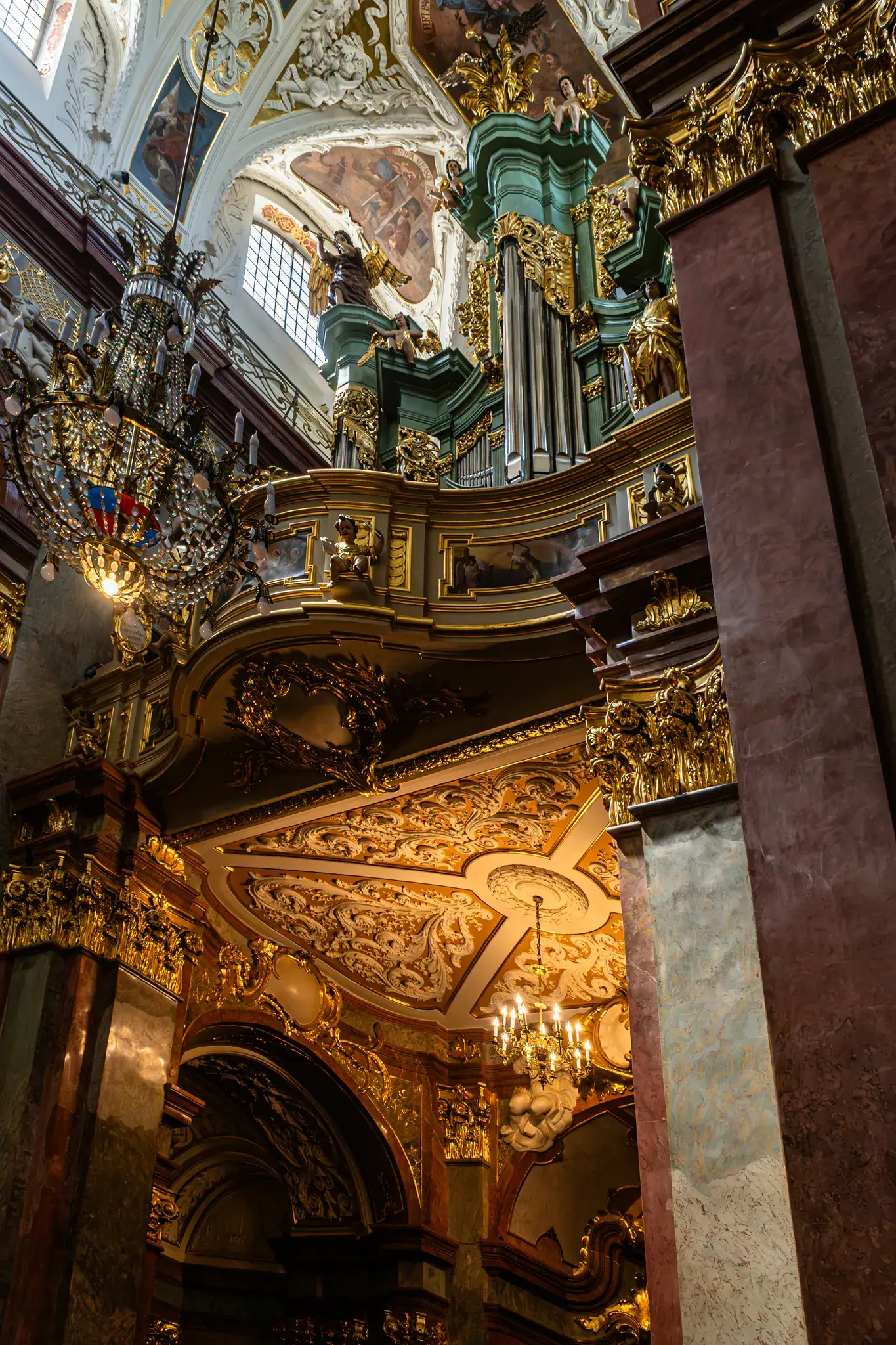 Jasna Góra-  - Wnętrze Bazyliki